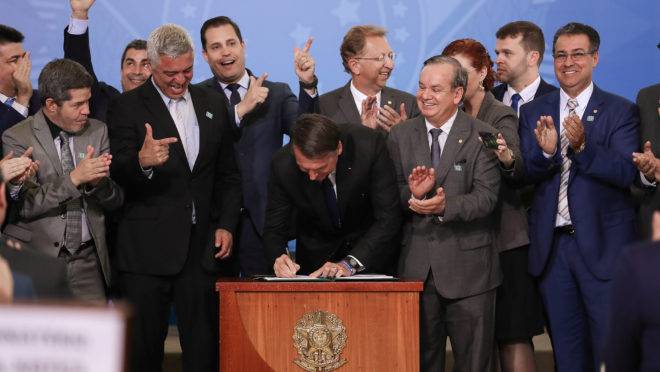 Decreto do Porte de Armas: assinatura