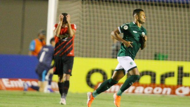 Kayke comemora o primeiro gol do Goiás. Foto: CARLOS COSTA/FUTURA PRESS/ESTADÃO CONTEÚDO