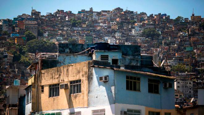 Atuação das milícias no Rio de Janeiro é mais perigosa do que o tráfico de drogas