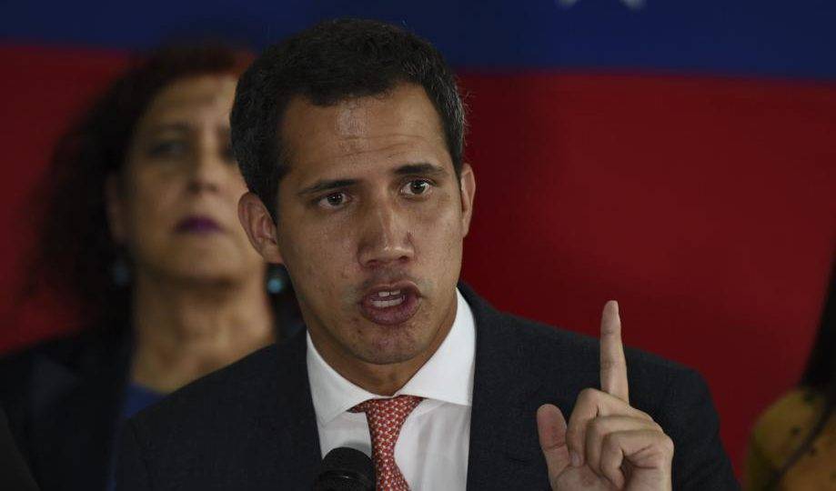 O líder da oposição ao chavismo e presidente interino da Venezuela, Juan Guaidó, em coletiva de imprensa em Caracas, 17 de junho