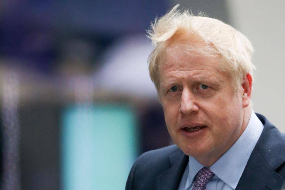 Membro do Partido Conservador Boris Johnson chega aos estúdios da BBC em Londres em 18 de junho para debate entre os candidatos a líderes do seu partido. A disputa para a liderança dos Conservadores agora tem cinco nomes, Johnson continua o favorito