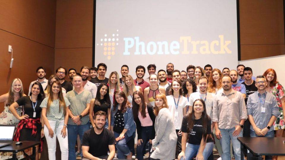 phone-track-rastreia-ligações-em-telefone-divulgação-socios-equipe1