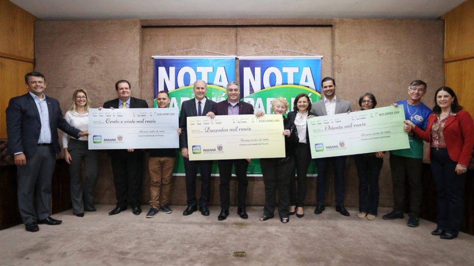 Nota Paraná garante feriado diferenciado, deixa ganhador em choque e quita carro Ganhadores do Nota Paraná de junho de 2019