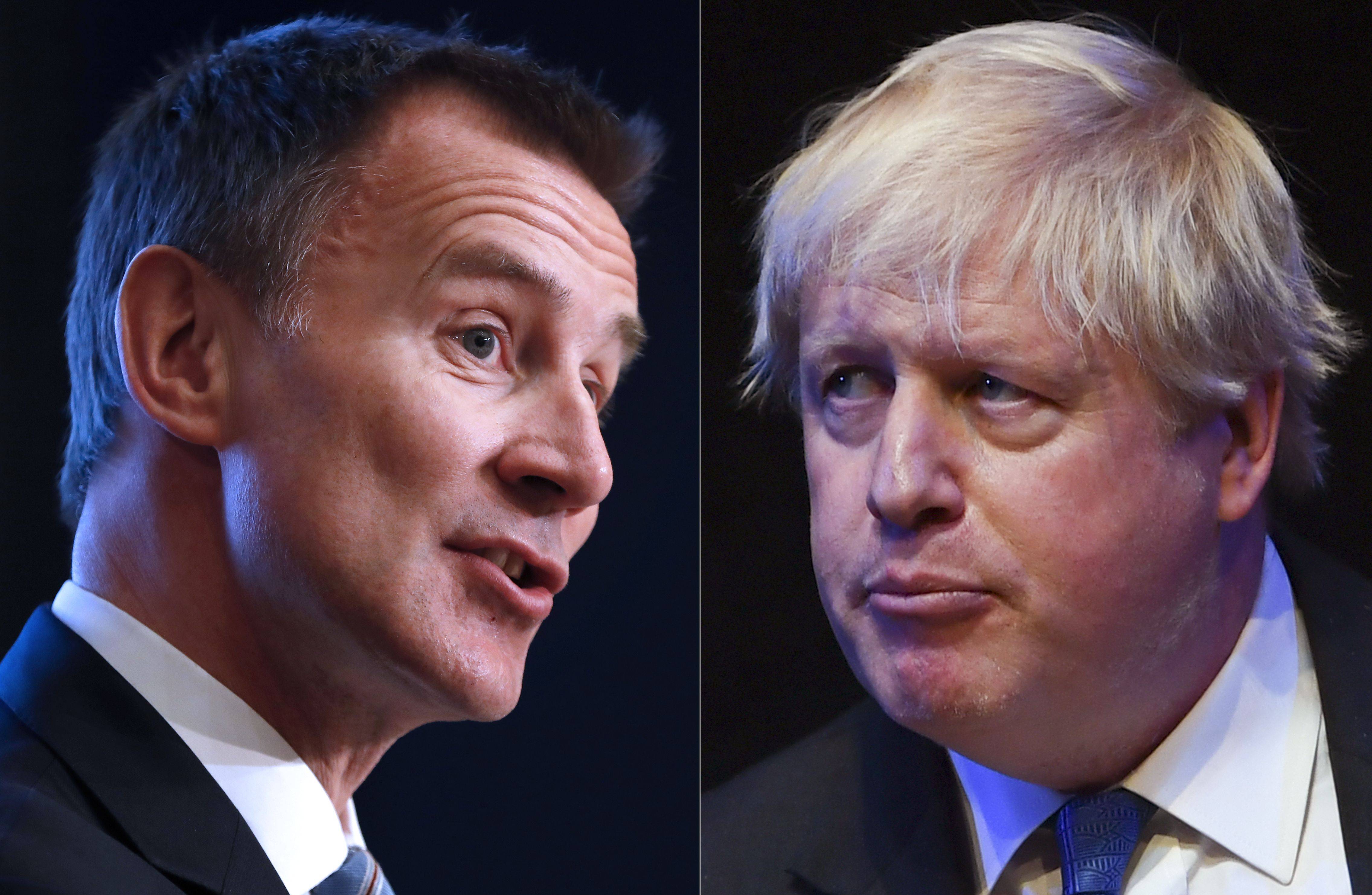 Jeremy Hunt (esquerda) e Boris Johnson (direita)