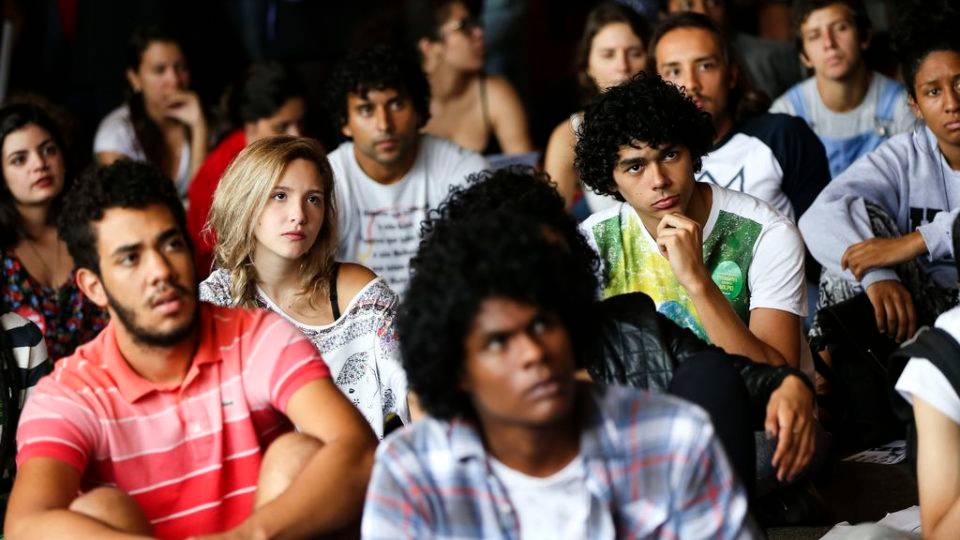 Nem a crise atual na Venezuela nem os regimes totalitários do século XX parecem capazes de apagar a visão romântica que aproxima os jovens da esquerda