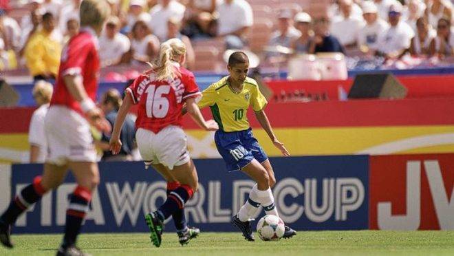 Sissi, na Copa de 1999, contra a Noruega em Pasadena, Califórnia (Vincent Laforet/Getty Images)