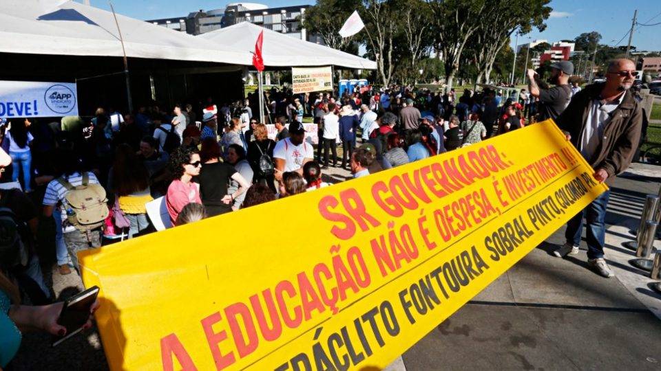 Manifestação de servidores estaduais por reajuste salarial