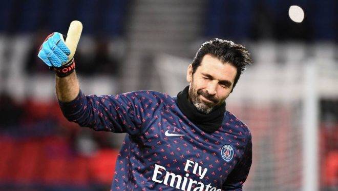 Buffon é o jogador mais experiente a estar livre no mercado internacional