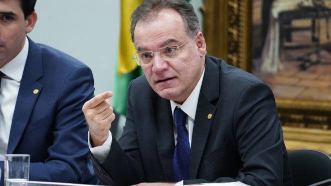 O relator da reforma da Previdência na comissão especial da Câmara, Samuel Moreira (PSDB-SP).