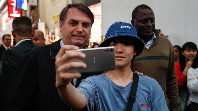Contribuição sindical com desconto em folha: Bolsonaro no Japão
