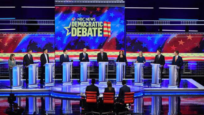 Candidatos presidenciais democratas na segunda rodada do primeiro debate das primárias dos EUA