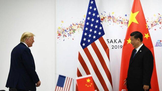 O presidente americano Donald Trump e o presidente da China Xi Jinping participam de reunião bilateral durante cúpula do G20 em Osaka, Japão, 29 de junho
