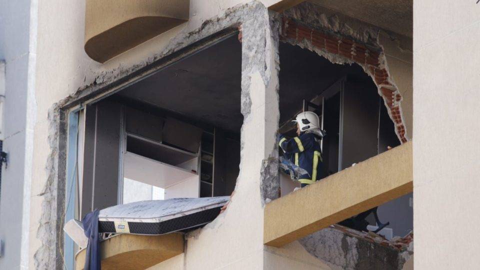Morre menino de 11 anos após explosão em apartamento no Água Verde Incêndio em apartameto no bairro Água Verde em Curitiba. Foto: Atila Alberti/Tribuna do Paraná