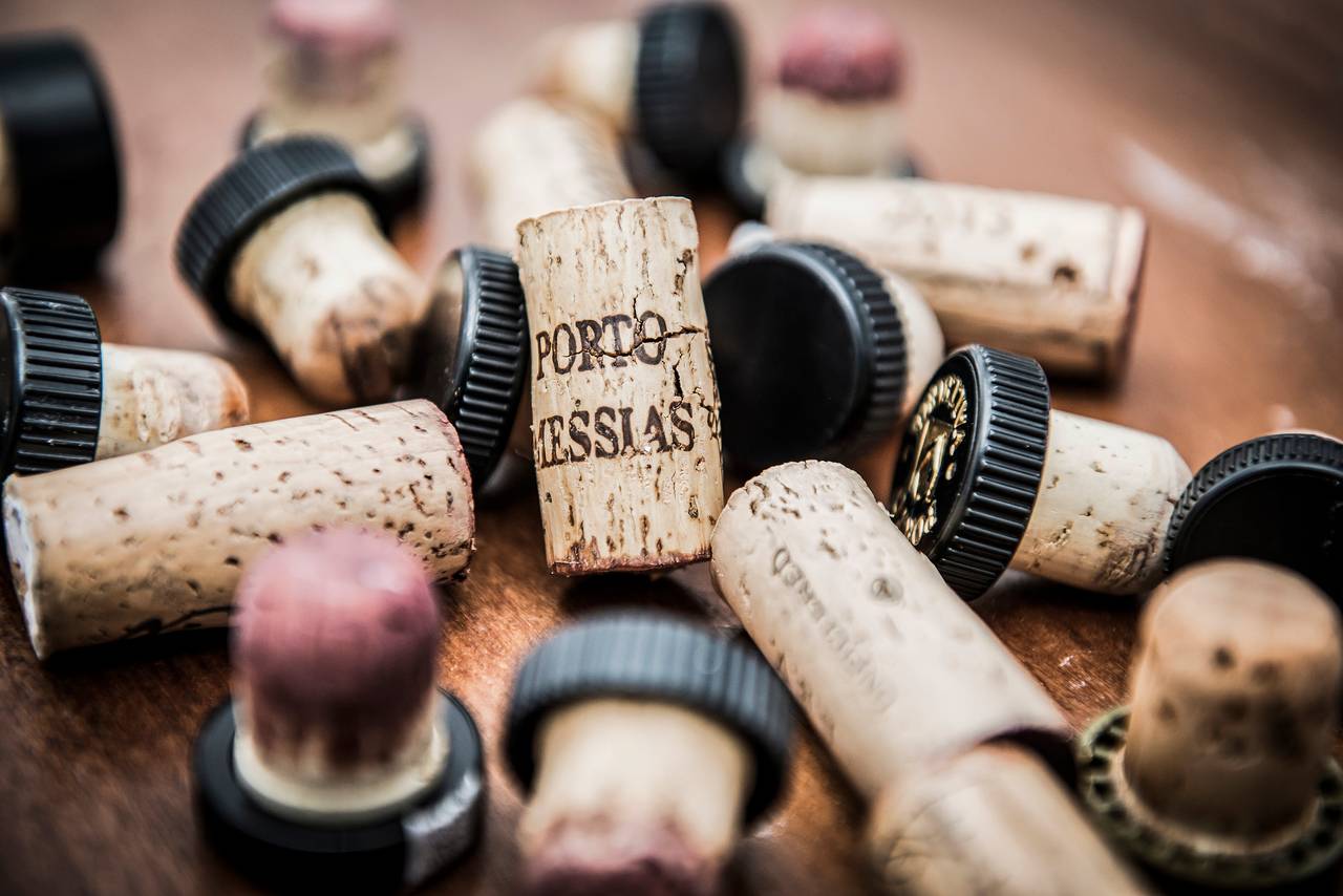 Rolhas de garrafas de vinho