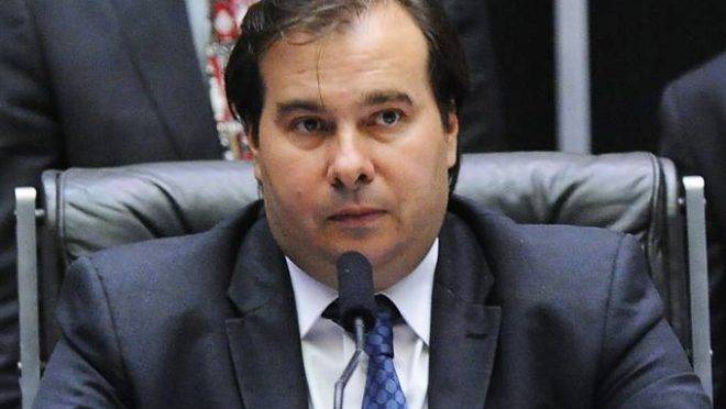 O presidente da Câmara, Rodrigo Maia, e o presidente do Senado, Davi Alcolumbre, tiveram os celulares hackeado