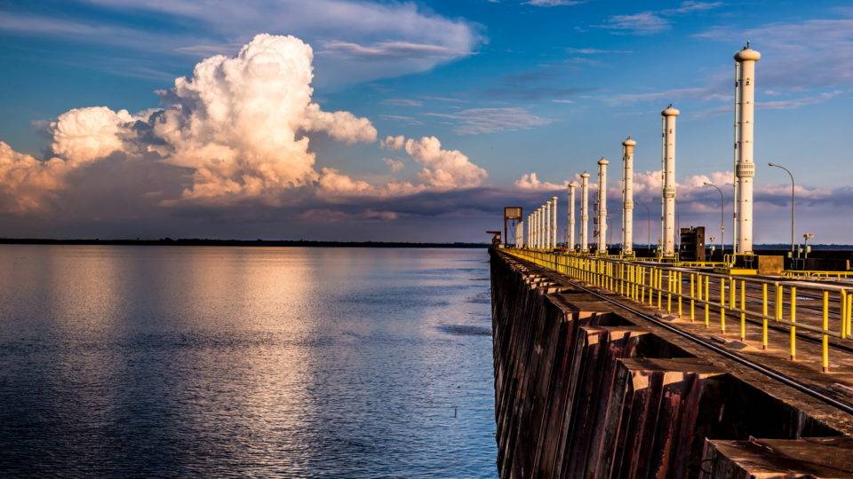 45 anos de Itaipu: os seus reflexos para o Paraná, o Brasil e o Paraguai topo barragem Itaipu