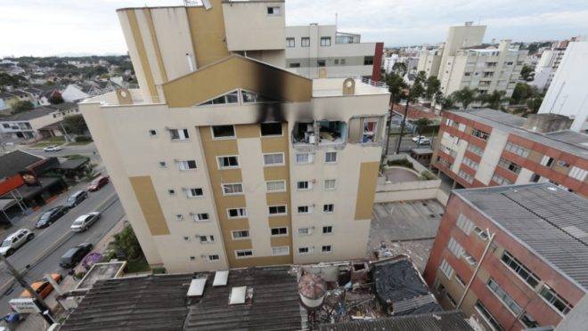 Explosão em apartamento no bairro Água Verde matou um menino de 11 anos e deixou três pessoas gravemente feridas.