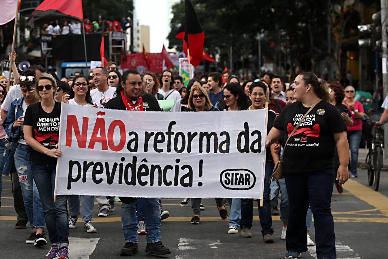 Protesto de servidores municipais contra a reforma da Previdência.