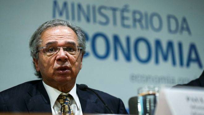 Paulo Guedes anuncia medidas para reduzir burocracia em processo de patentes