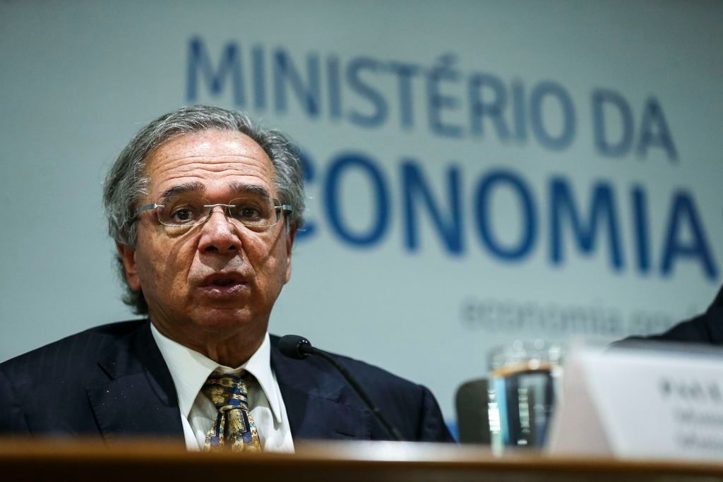 Paulo Guedes anuncia medidas para reduzir burocracia em processo de patentes