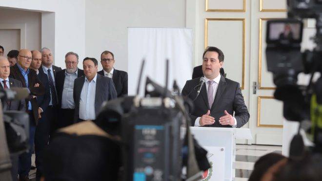 Ratinho Junior na coletiva em que anunciou a proposta de reajuste ao funcionalismo estadual