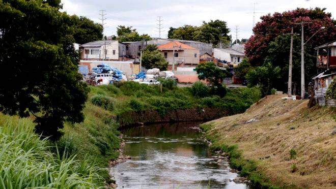 Marco regulatório do saneamento básico virou projeto de lei que está empacado no Congresso