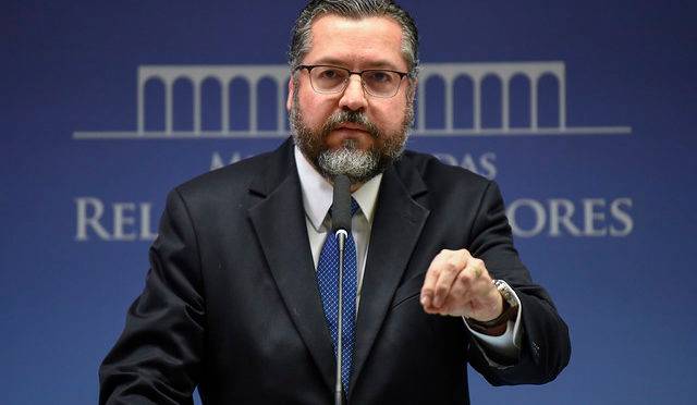 chanceler ernesto araújo