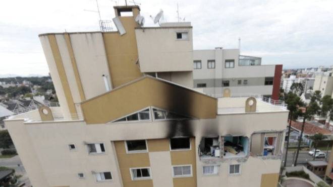 Explosão em apartamento no bairro Água Verde matou um menino de 11 anos e deixou três pessoas gravemente feridas.