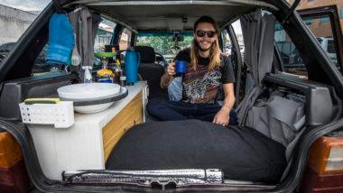 Paranaense transforma Fiat Uno em casa e percorre 11 mil km pela América do Sul Foto: Leticia Akemi / Gazeta do Povo