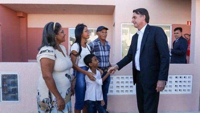 Jair Bolsonaro durante entrega de imóveis em Petrolina (PE)