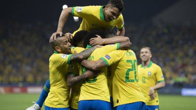 Atletas do Brasil comemoram durante a vitória sobre o Peru na final da Copa América 2019