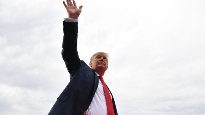 Presidente dos EUA, Donald Trump, recebe a melhor aprovação desde que assumiu a presidência