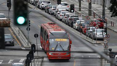 Aumento da passagem de ônibus em Curitiba.