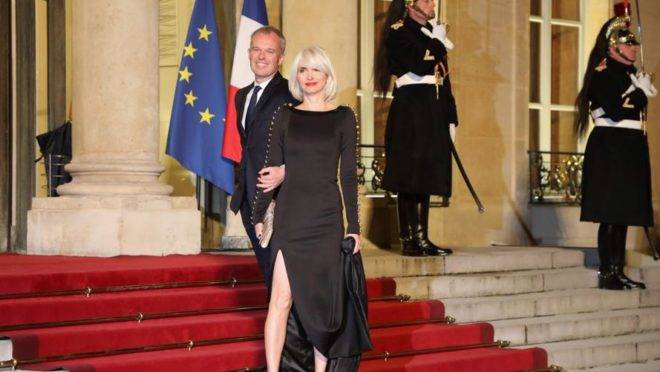 François de Rugy, então presidente da Assembleia Nacional, e sua esposa, Severine Servat, chegam para uma recepção de Estado no Palácio Élysée, em Paris, em 19 de março de 2018
