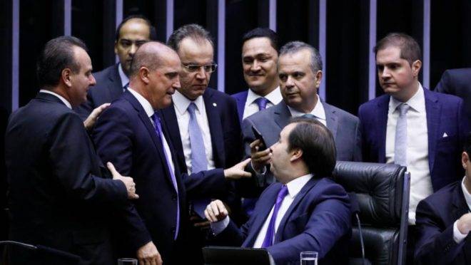 Rodrigo Maia, Onyx Lorenzoni e Rogério Marinho no plenário