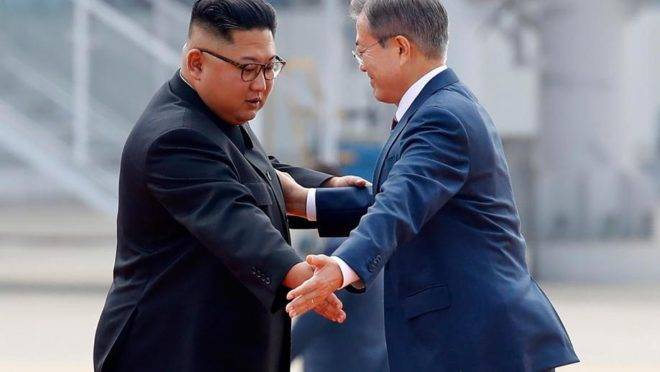 Ditador da Coreia do Norte, Kim Jong-un e presidente da Coreia do Sul, Moon Jae-in