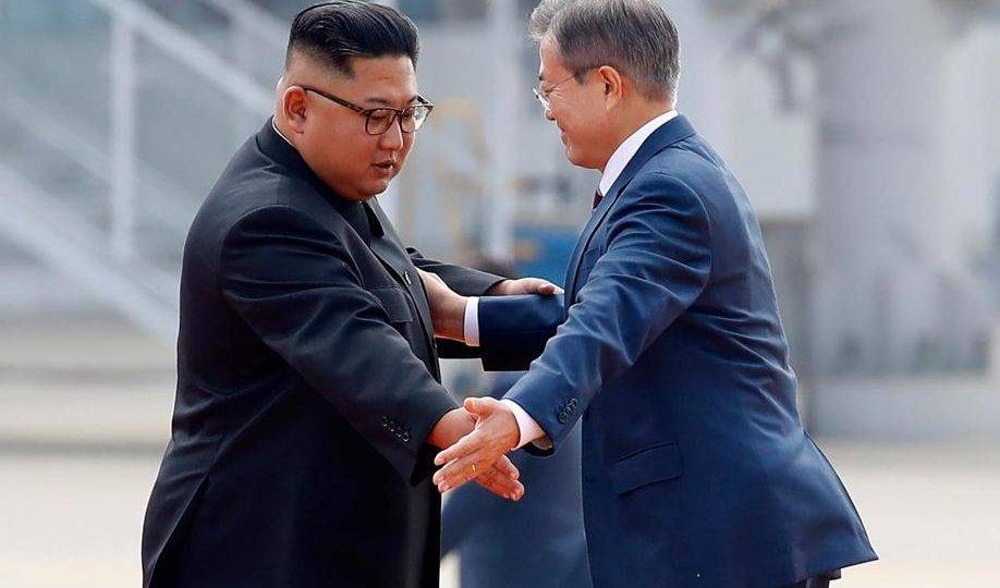 Ditador da Coreia do Norte, Kim Jong-un e presidente da Coreia do Sul, Moon Jae-in