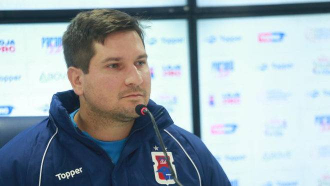 Técnico Matheus Costa comentou a situação financeira do Paraná