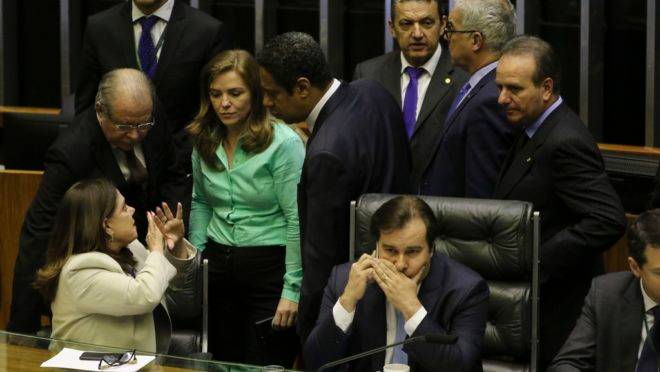 O presidente da Câmara, deputado Rodrigo Maia, durante a sessão de análise dos destaques ao texto principal da reforma da Previdência.
