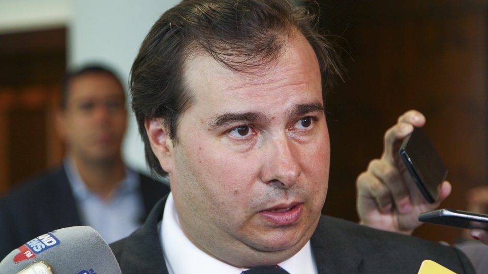 Votação da lei dos partidos não incluirá temas polêmicos, garante Rodrigo Maia Maia disse que Câmara “ouve a sociedade”