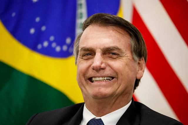 Bolsonaro criticou o programa da gestão petista e a ligação com Cuba