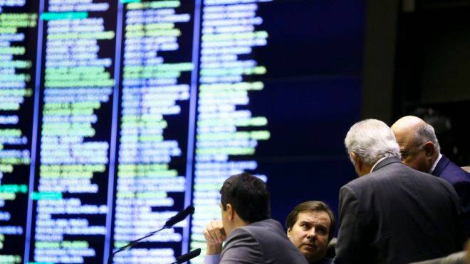 Câmara terminou primeiro turno da votação da reforma da Previdência.