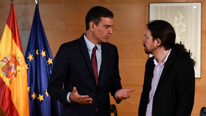 Primeiro-ministro Pedro Sanchez se encontrou com o líder do partido Podemos, Pablo Iglesias