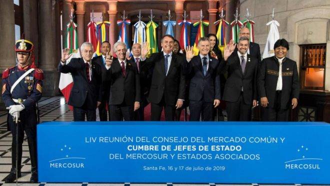 Os presidentes dos países do Mercosul e da Bolívia em registro oficial da 54ª Cúpula, em Santa Fé, na Argentina.