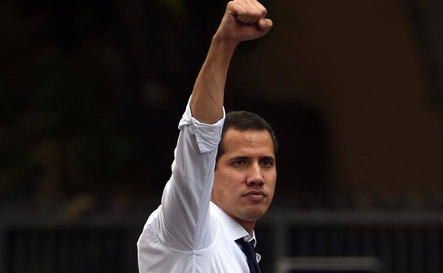 Juan Guaidó convoca população para novo protesto na Venezuela O líder oposicionista e presidente interino da Venezuela, Juan Guaidó, durante marcha contra o regime de Maduro em Caracas, no dia da Independência do país, 5 de julho de 2019