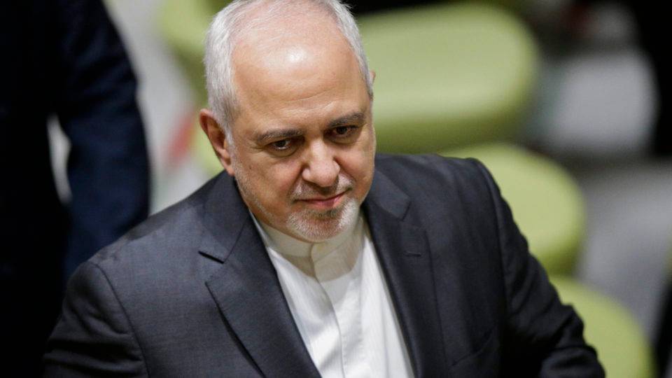 Irã apreende petroleiro estrangeiro no Estreito de Ormuz Chanceler iraniano, Javad Zarif