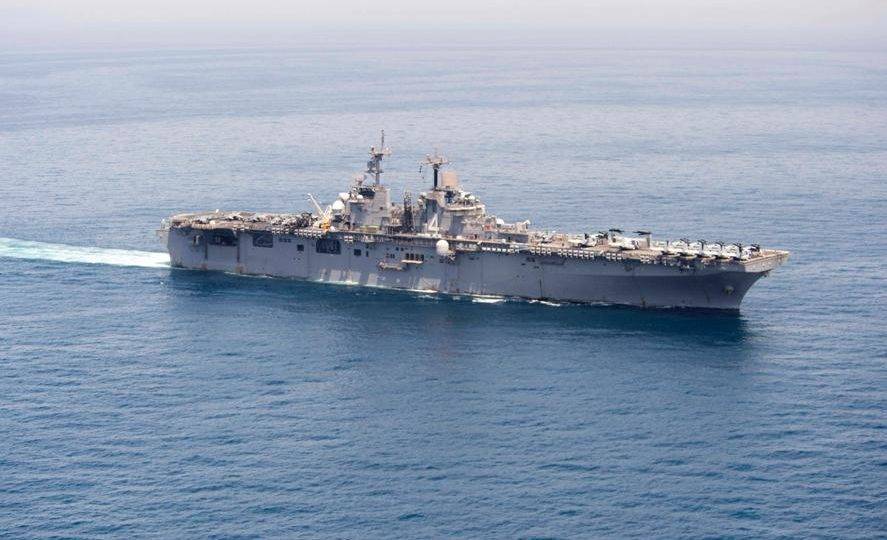 Navio da marinha americana derruba drone iraniano, diz Trump Foto de 15 de junho de 2016 do navio USS Boxer, da Marinha americana