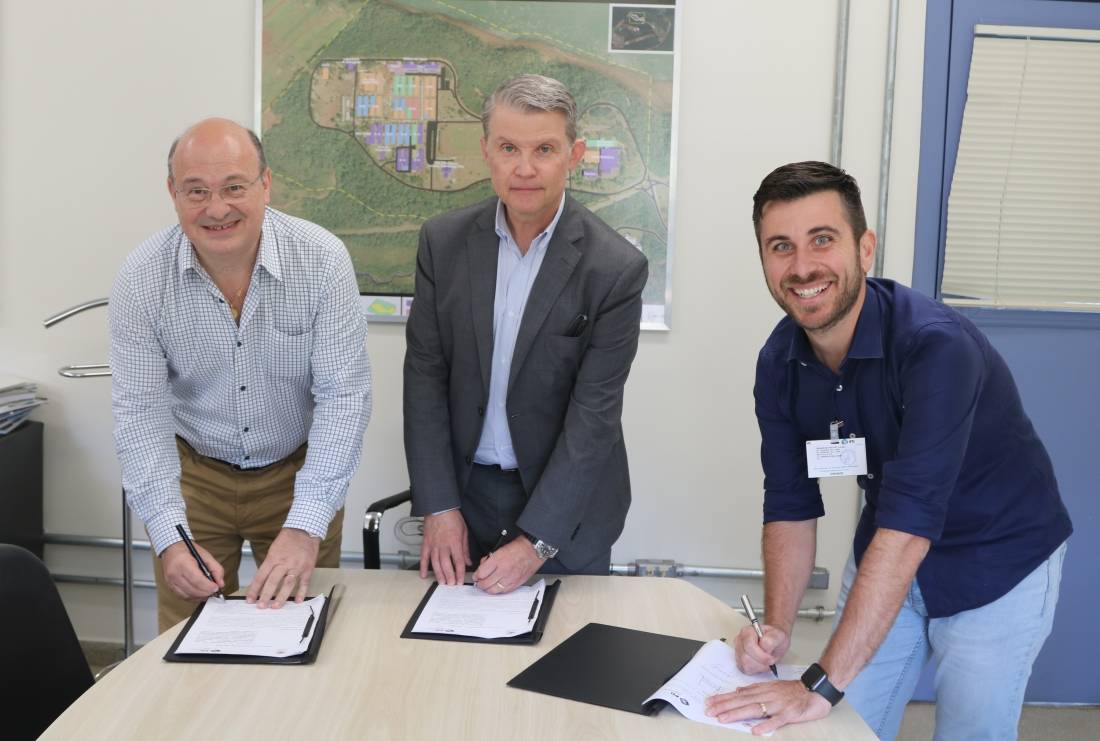 Outro match de sucesso, foi entre PUC e Itaipu. Na foto o diretor superintendente do Parque Tecnológico de Itaipu à época, Jorge Augusto Callado Afonso; o diretor da Agência PUC de Ciência, Tecnologia e Inovação, Fernando Bittencourt Luciano; e o fundador da Academic Ventures, Zaki Akel Sobrinho.