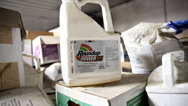 O herbicida Roundup, da Bayer, está no centro de milhares de ações judiciais nos EUA que acusam o produto de provocar câncer.