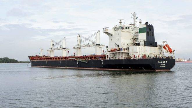 Porto de Paranaguá, embarcação da Petrobras